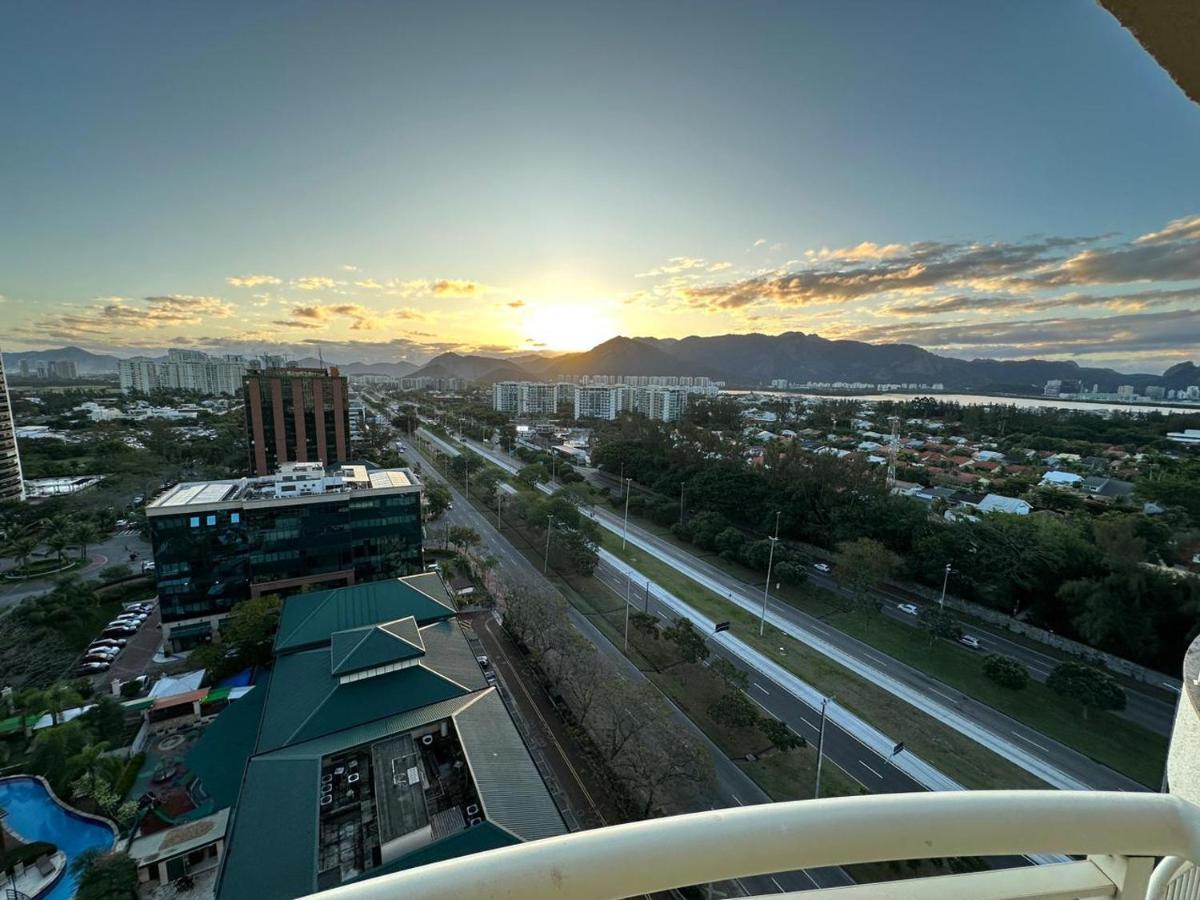 Flat Com Vista Panoramica -15- Na Barra Da Tijuca - Estacionamento Gratuito - Frigobar - Ar Condicionado - Piscina - Academia - Balsa Para Praia Gratis - Varanda - Vista Parcial Mar E Lagoa 리오데자네이루 외부 사진