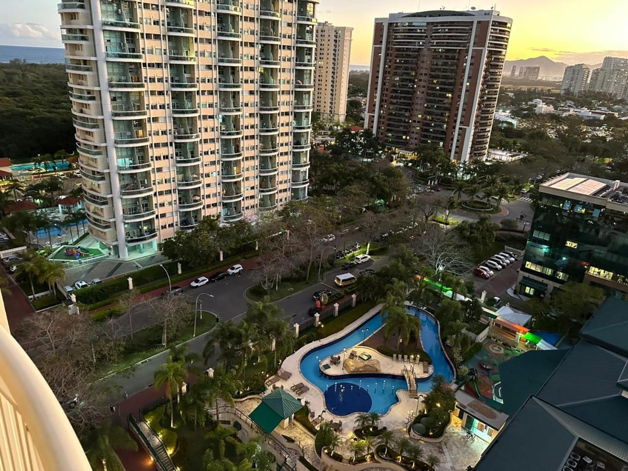 Flat Com Vista Panoramica -15- Na Barra Da Tijuca - Estacionamento Gratuito - Frigobar - Ar Condicionado - Piscina - Academia - Balsa Para Praia Gratis - Varanda - Vista Parcial Mar E Lagoa 리오데자네이루 외부 사진